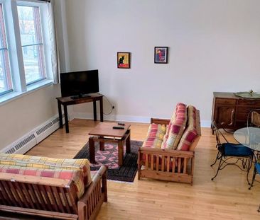 Très grand loft, plafonds 12 pieds, 2 chambres situé dans un Couven... - Photo 4