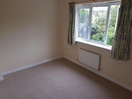 4 bedroom semi-detached house to rent - Photo 4
