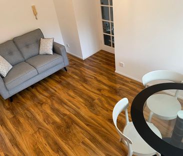 Studio Flat, Grinstead Road, SE8 - Photo 4