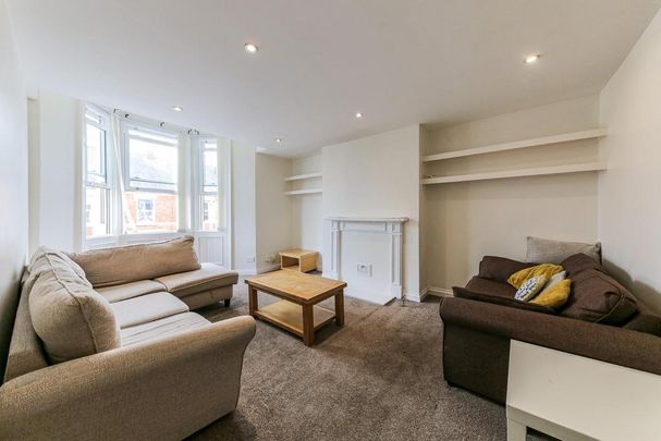 6 bedroom house to rent - Photo 1