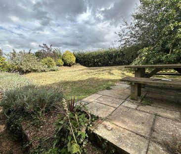 3 bedroom detached house to rent - Photo 2