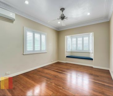 MODERN FAMILY HOME IN PADUA PRECINCT! - Photo 4