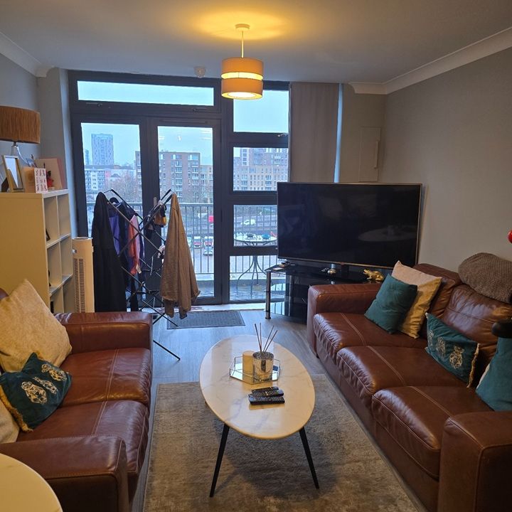 2 Bed Flat, Twelve Trees Close, E3 - Photo 1