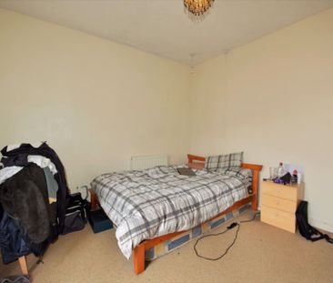 2 bedroom House in Chiswick Terrace, ... - Photo 1