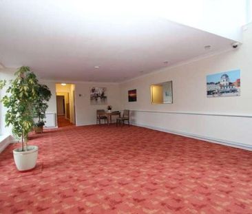 West Parade, BN11 - Photo 6