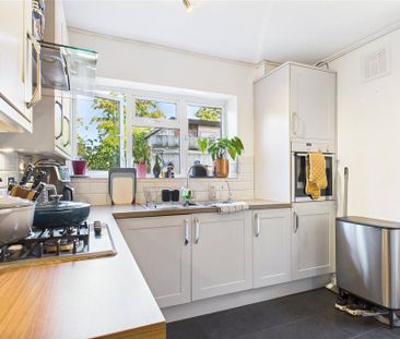 2 bedroom maisonette to rent - Photo 1