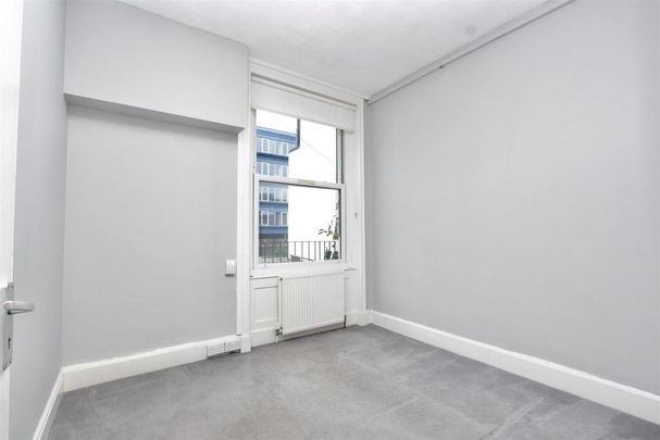 3 bedroom flat to rent - Photo 1