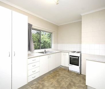 Low Maintenance Home - Solar - Central Location - Fully Fenced - Photo 4