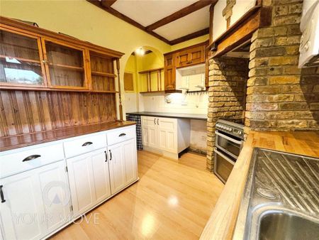 4 bedroom semi-detached house to rent - Photo 5