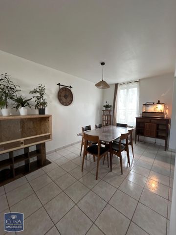 Location Appartement 5 pièces 77m² AMBLAINVILLE 60110 - Photo 2