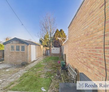 3 bedroom semi-detached house to rent - Photo 4