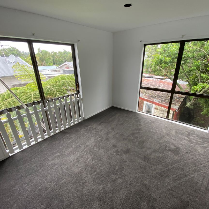 3 Bedroom Bungalow, Mount Eden - Photo 1