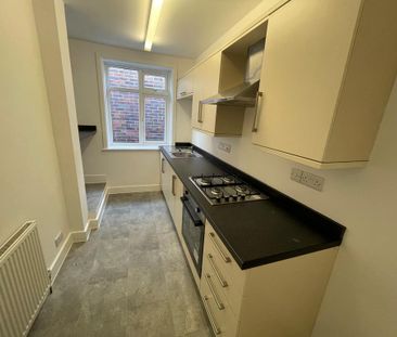 2 bedroom flat to rent - Photo 4