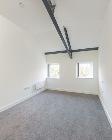 Rent Chesterfield Road, Woodseats, S8 £950pcm - Photo 4