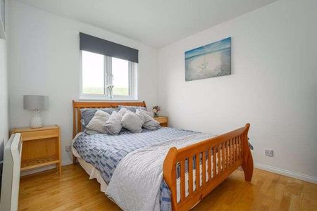 Shaw Drive, Walton-on-thames, KT12 - Photo 4