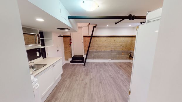 For Lease - 1152 Gerrard Street Unit# Unit 205, Toronto, Ontario - Photo 1