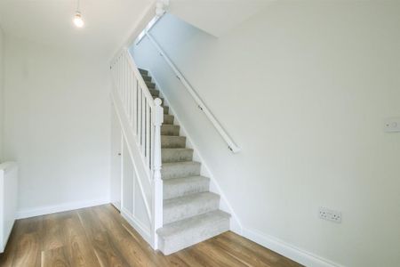 3 bedroom detached house to rent - Photo 3