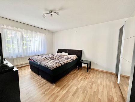 Grosszügige 2.5 ZW an ruhiger Lage - Foto 4