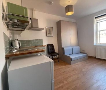 Studio to rent - Photo 2