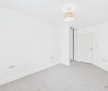 2 bedroom maisonette to rent - Photo 4