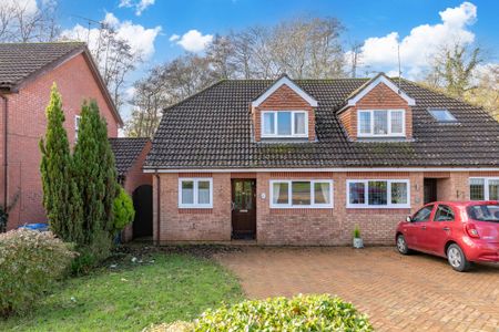 Mindelheim Avenue, East Grinstead, RH19 - Photo 2