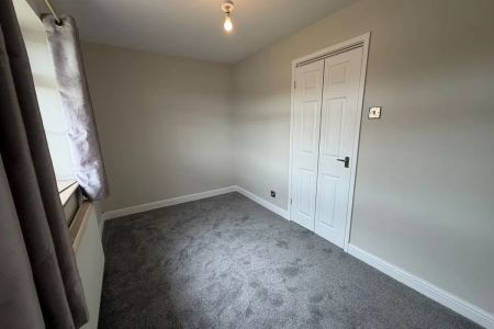 Woodlands Close - Photo 2