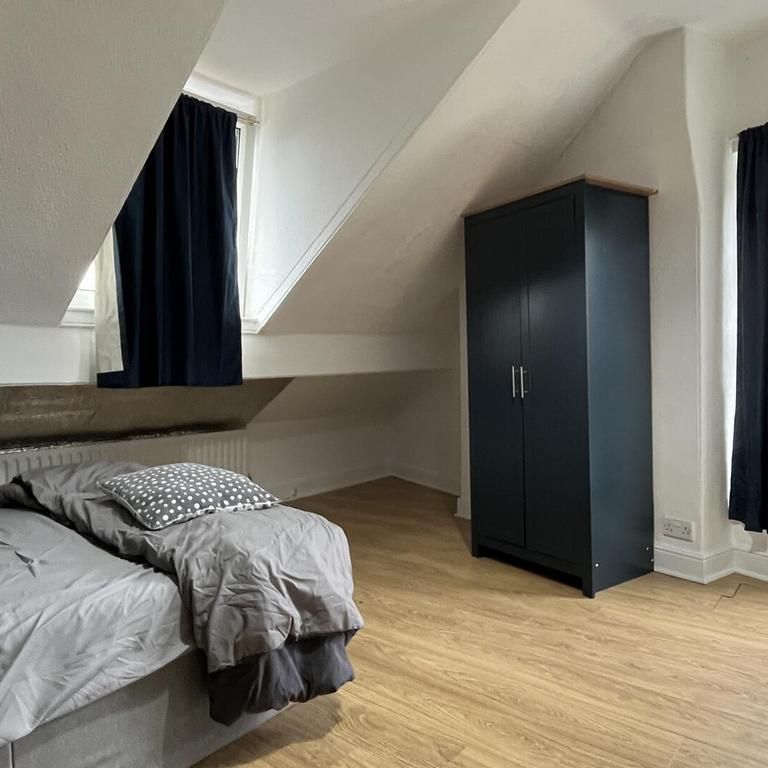 1 bedroom in a house share to rent - Photo 1