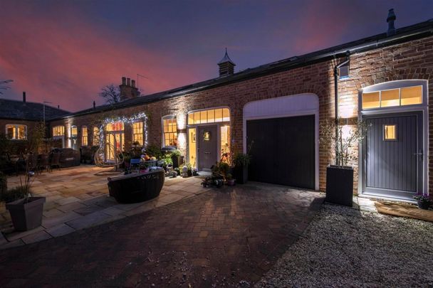 5 bed Barn Conversion To Let - Photo 1