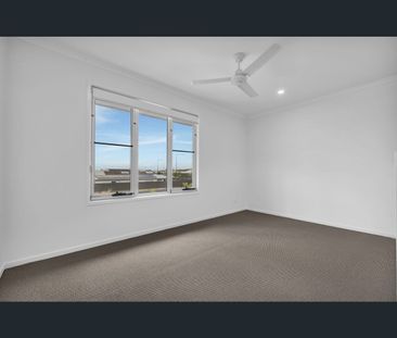 2/23 Carnarvon Crescent, Banya, Qld 4551 - Photo 3