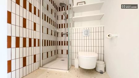 Room in shared apartment in Barcelona - Photo 2