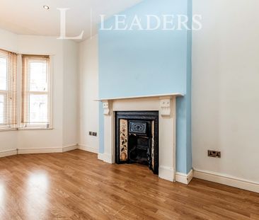 1 bedroom flat to rent Westcourt Road - Photo 1