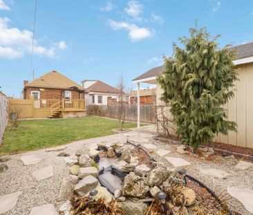 For Lease - 136 Ivon Avenue, Hamilton, Ontario - Photo 4