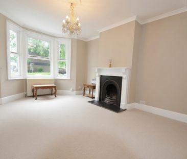 4 bedroom Semi-detached house to rent - Photo 1