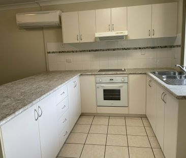 Lovely 2 bedroom brick unit - No Pets - Photo 5