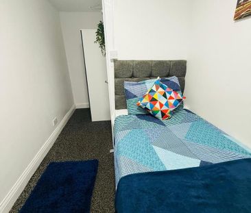 1 bedroom in a house share to rent - Photo 1