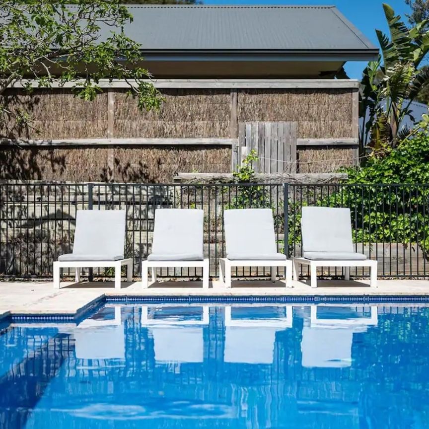 Unfurnished sensational beachside family home! - Photo 1