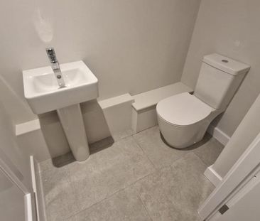 3 bedroom semi-detached house to rent - Photo 3