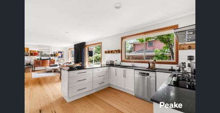 Timeless Federation Elegance In A Peaceful Court - Photo 3