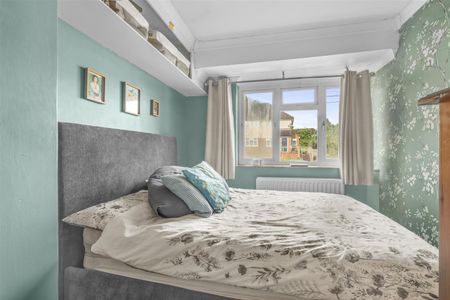 Highwood Crescent, High Wycombe - Photo 3