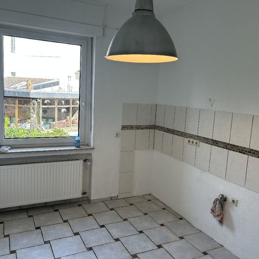 Charmante Altbauwohnung mit Wintergarten, Terrasse und Gartenfläche in Leverkusen-Manfort! - Foto 1