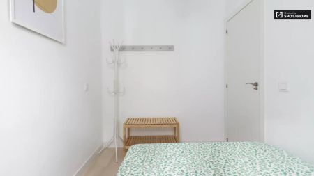 Stylish 3-bedroom apartment for rent, near San Isidro Park, in Carabanchel - Photo 4