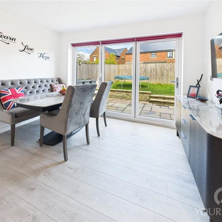 4 bedroom detached house to rent - Photo 1