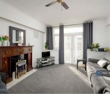 3 bedroom end of terrace house to rent - Photo 1