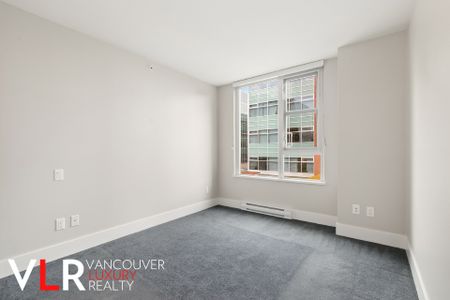 Condo in Vancouver West Side, BC - Photo 5