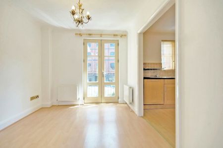 A 3 Bedroom House in Chelsea Square GL50 3RG - Photo 5