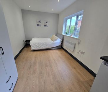 House share to rent - Photo 2