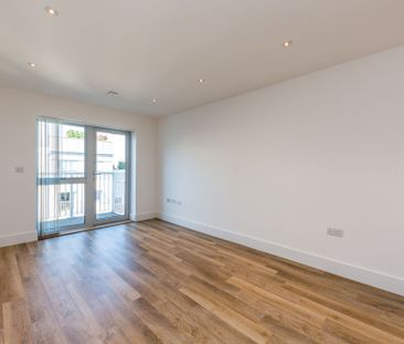 2 bedroom apartment to rent Station View, Guildford, Surrey, GU1 - Photo 2