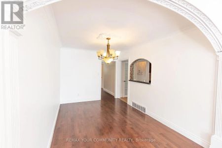 32 MARBURY CRESCENT - Photo 4
