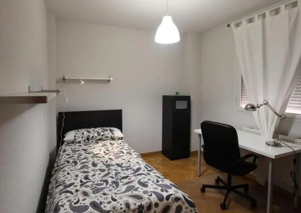 Calle Margarita Xirgu, Getafe, Community of Madrid 28903