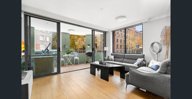 Comfortably Central 2-Bed Apartment - Short Term Leases Available - Photo 1